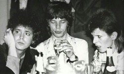 80s-bowie:  Lou Reed, Mick Jagger and David Bowie hanging out