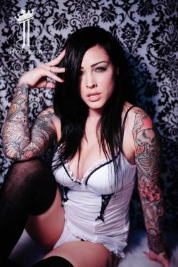 sexytattoedgirls1.tumblr.com/post/84598392958/