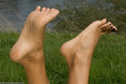 girlfeetessence:  girl feet essence follow:http://girlfeetessence.tumblr.com/