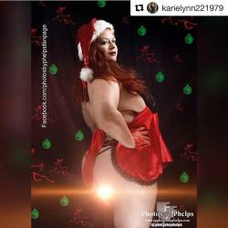 #Repost @karielynn221979 ・・・ #saturday #sincerelykerry #kerrylicious #curvesaremyflawless #santa #naughty #santababy #model #pinup #calendargirl #christmas #redheads #ginger #nice #booty #legs #redvelvet #bodypositive #lingerie #photosbyphelps