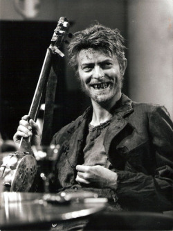 baldespendus:David Bowie as Bertold Brecht’s “Baal”, BBC