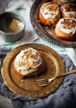 foodiebliss:  Cardamom Rolls With Pistachio Rose FrostingSource: