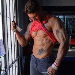 Shirtlifting