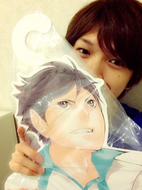 tooruo:Asuma Kousuke really likes his Oikawa hanger