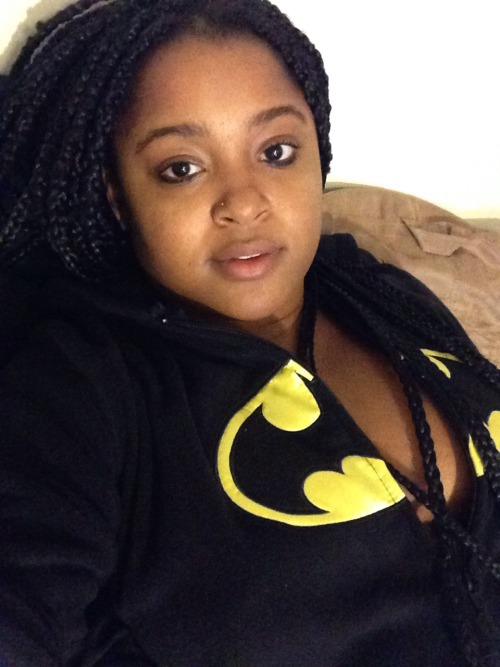 plotprincessss:  thevegankickboxer:  sillymilly84:  thevegankickboxer:  Batman onesie feat ma boobs  Sheâ€™s nice  Not really  Lol