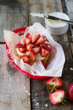 do-not-touch-my-food:  Strawberry Shortcake Donuts