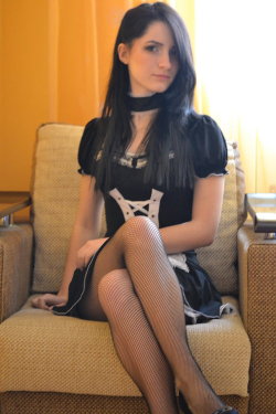 sissytrainerblog:  Now there’s a sissy maid than can come visit