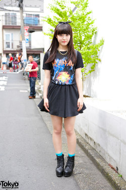 tokyo-fashion:  15-year-old Harajuku girl Momo in resale Def