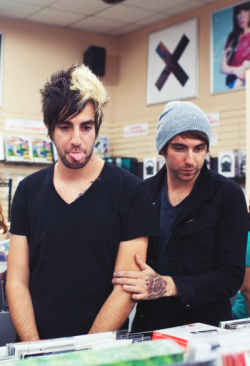 longlive-jagk:  25/50 ~ Pictures of Jack Barakat +bonus Alex