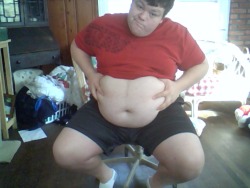 tangl3dli3s:   tangl3dli3s:  tummy tuesday in my gym clothes~*