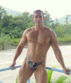 MEN N THONG