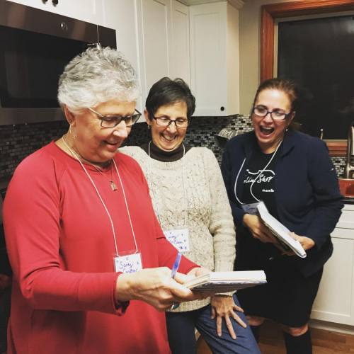 <p>And so it begins… @jonweisberger teaching a Thursday night songwriting workshop is starting to become a camp favorite activity. These ladies wrote some really good lyrics! #nashvillefiddlebanjocamp #nashville #songwriter #oldtime  (at Fiddlestar)</p>