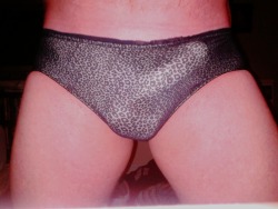 vintage cut panties are so fun….