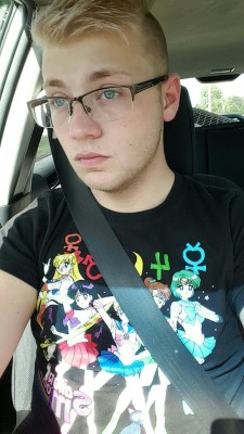 bonersniper:  Sailor Moon endorses my haircut and road safety