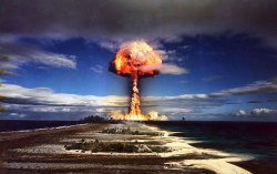 humanoidhistory:  The 914-kiloton Licorne nuclear test on Fangataufa