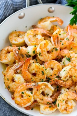 foodffs:  This easy garlic butter shrimp is succulent shrimp