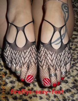 fap-feetasspussy:  fireflys-sexy-feet:I love these socks :-)