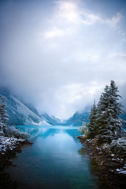 h4ilstorm:  Foggy dawn at Lake Louise (by Clickr Bee)