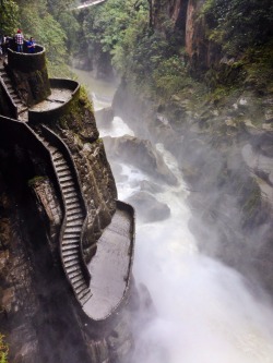 undef-eat-able:  Pailón del Diablo, Baños, Ecuador.  Waterfalls