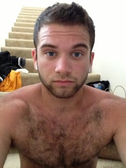 oliverbeastly:Who wants to text me?