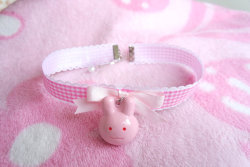 bundere:  kin-gifts:  Pink Bunny Choker, ฦ.26  PLEASE 