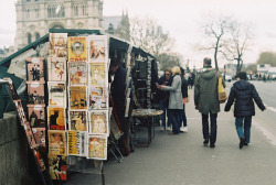 cchanandlerbong:  bouquinistes on Flickr. 