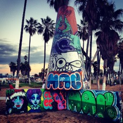 gorilla-poo:  #art #graffiti #graff #streetart #venice #cool