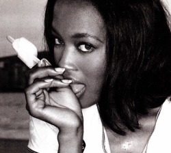 puppetwithapistol:Naomi Campbell by Mario Testino for Glamour