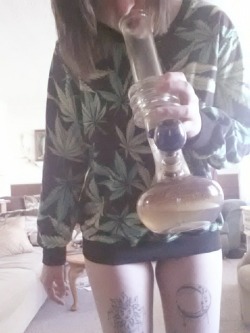 fearkrystal:  Promise im wearing shorts. d; 