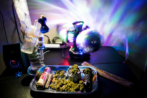 hightimesgoodweed:  Another blissful Stoner Sunday.“Keep it Green”
