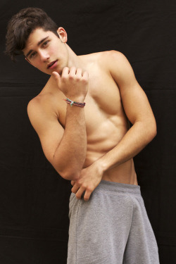 tfootielover:  unf i like this boi..and his lump is just right