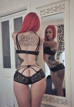 inked-dollz:  Inked girl  bOOty