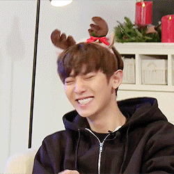 chanys:  the cutest laughing rudolph iâ€™ve ever seen :3   such a cutieeee &lt;3