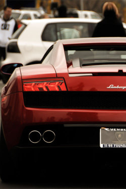 dream-villain:  LP560-4 