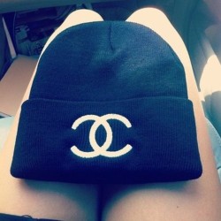 aftonkings:  hat, chanel, beanie hat - Wheretoget on @weheartit.com