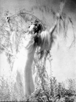 fawnvelveteen:  Edward Steichen – Lillian Gish as Ophelia,