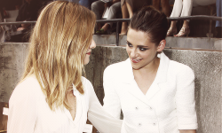 lekinkytwilighters:  Kristen Stewart and Vanessa Paradis at #ParisFashionWeek