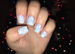 nailpornography:  submitted by kalikinalike these nails? GO VOTE
