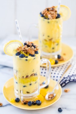 sweetoothgirl:  MANGO LEMONADE SMOOTHIE PARFAIT