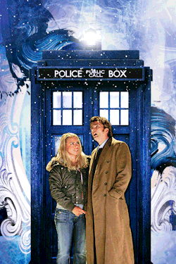 thirdstrikes: The Doctor and Rose Tyler, in the TARDIS, just