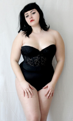 bettiefatal:  For everyone who asked: this bustier is vintage!