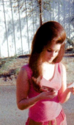 astrophilosophy:  Priscilla Presley Gemini Sun - Scorpio Moon