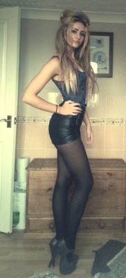geeky-teens:  Beautiful naked black babe in the kitchen is very
