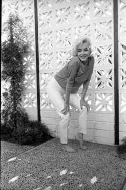 perfectlymarilynmonroe:  Marilyn photographed by George Barris,