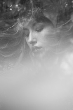 Four winds blowing through her hair. model Veronica divine, photo