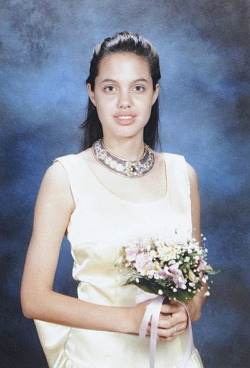 imtheotterlope:  frickyeah1990s:  Angelina Jolie’s prom photo…