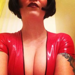 selinaminx:  Shiny cleavage in your face! #selinaminx #rubberlove