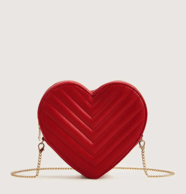 chandelyer:heart shaped bag