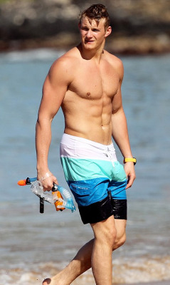 Alexander Ludwig. Follow me on twitter @CelebrityMeat