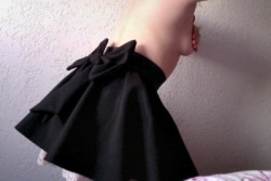 cocodura:  My cousin has the cutest skirt!   Wow, my goodness